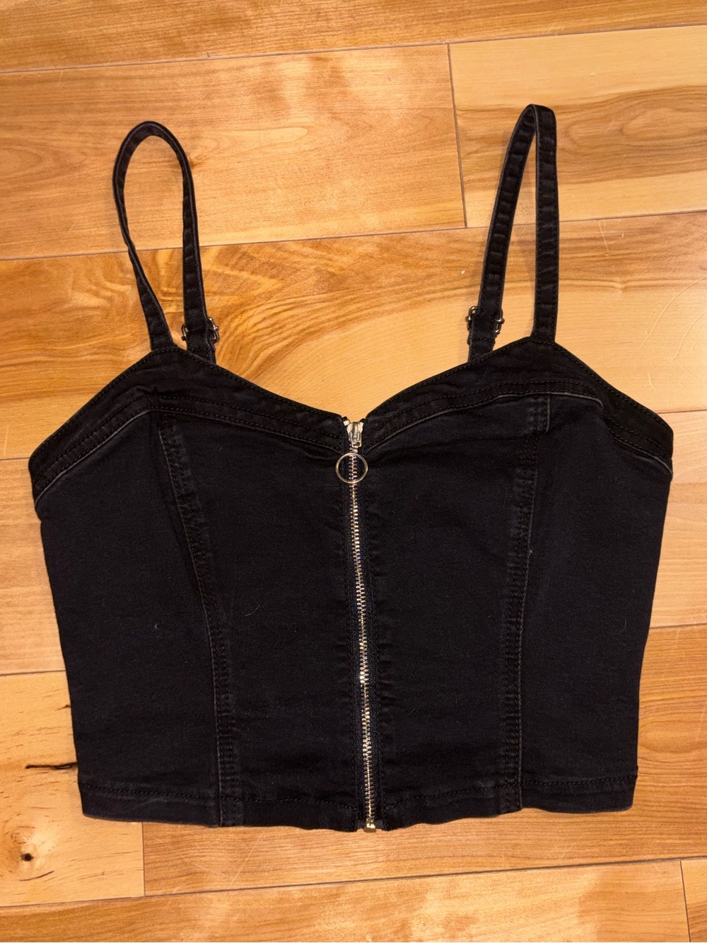 Guess front Zip-Front Crop Top
